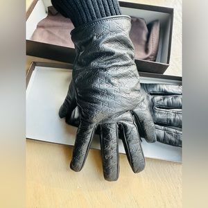 Gucci Micro GG monogram leather gloves size 8.5